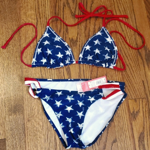 Bikini - Picture 10 of 10